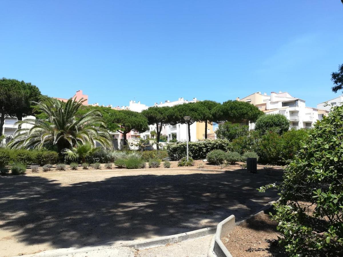 Studio Cabine Vue Port Avec Parking Prive, Piscine, Parc, Boulodrome Agde Exterior foto