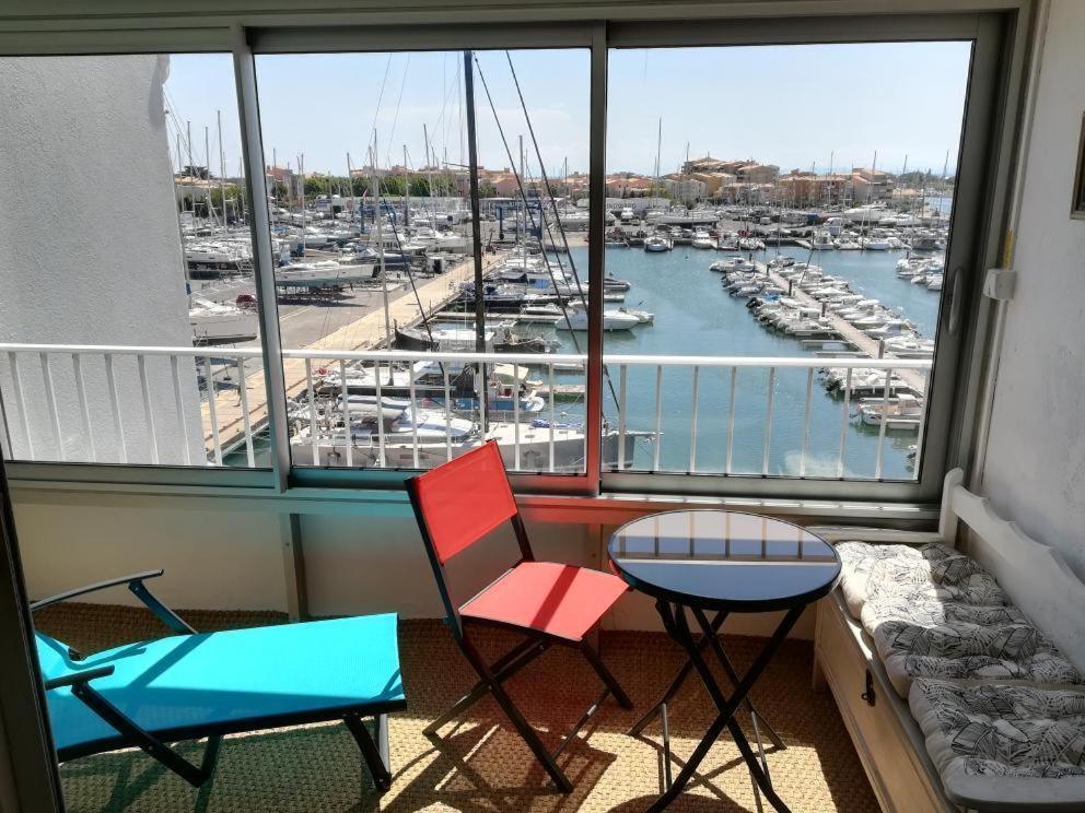 Studio Cabine Vue Port Avec Parking Prive, Piscine, Parc, Boulodrome Agde Exterior foto