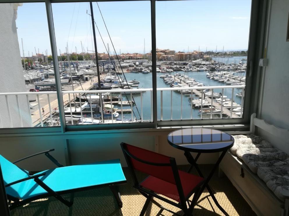 Studio Cabine Vue Port Avec Parking Prive, Piscine, Parc, Boulodrome Agde Exterior foto